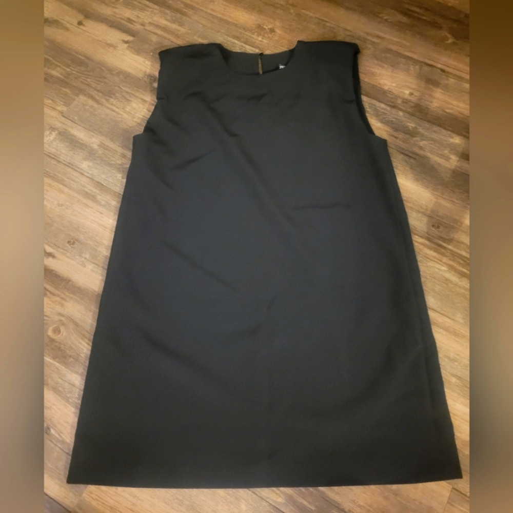 Elegant Black Sleeveless Dress